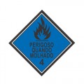 PERIGOSO-QUANDO-MOLHADO-4